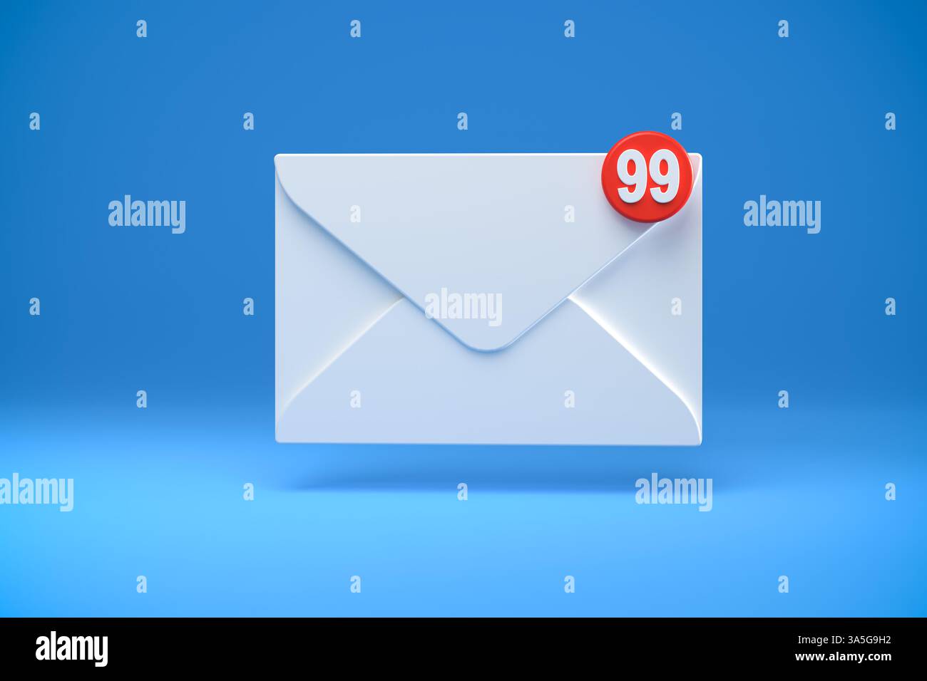 Concept d'e-mail : une enveloppe survolant un fond bleu avec un point rouge dans le coin supérieur droit avec le nombre '99' de messages non lus symbolisant Banque D'Images
