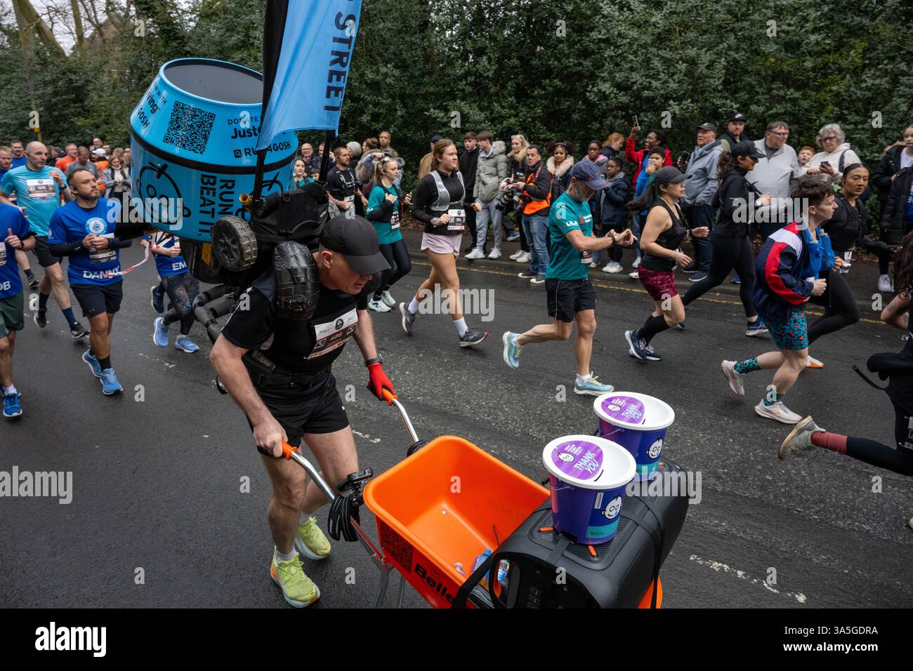 Brentwood Essex 23 mars 2025 Brentwood Charity Half-marathon, Brentwood Essex UK crédit : Ian Davidson/Alamy Live News Banque D'Images