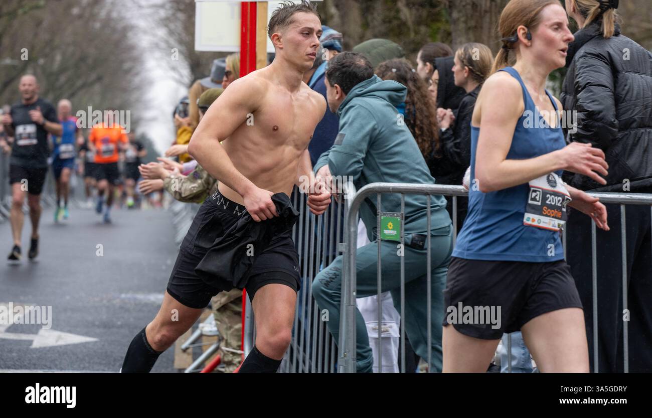 Brentwood Essex 23 mars 2025 Brentwood Charity Half-marathon, Brentwood Essex UK crédit : Ian Davidson/Alamy Live News Banque D'Images