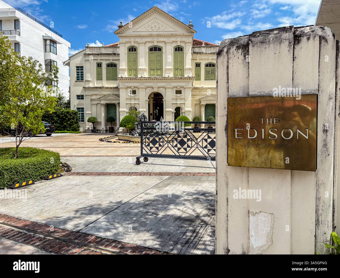 L'hôtel Edison, un hôtel de charme historique, à George Town, Penang, Malaisie. Architecture coloniale et signe. Banque D'Images