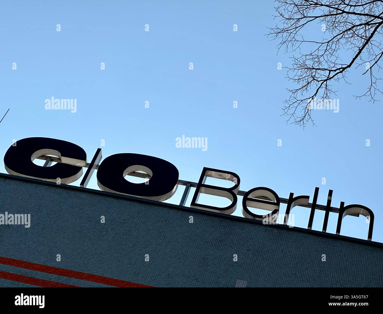 Le signe / logo du musée de la photographie C/O Berlin à Berlin, Allemagne Banque D'Images