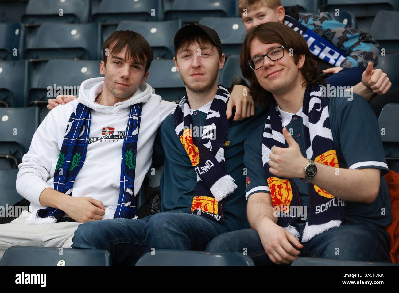 Hampden Park, Glasgow, Royaume-Uni. 23 mars 2025. UEFA Nations League Play offs International Football, second Leg, Écosse contre Grèce ; Scotland fans Credit : action plus Sports/Alamy Live News Banque D'Images