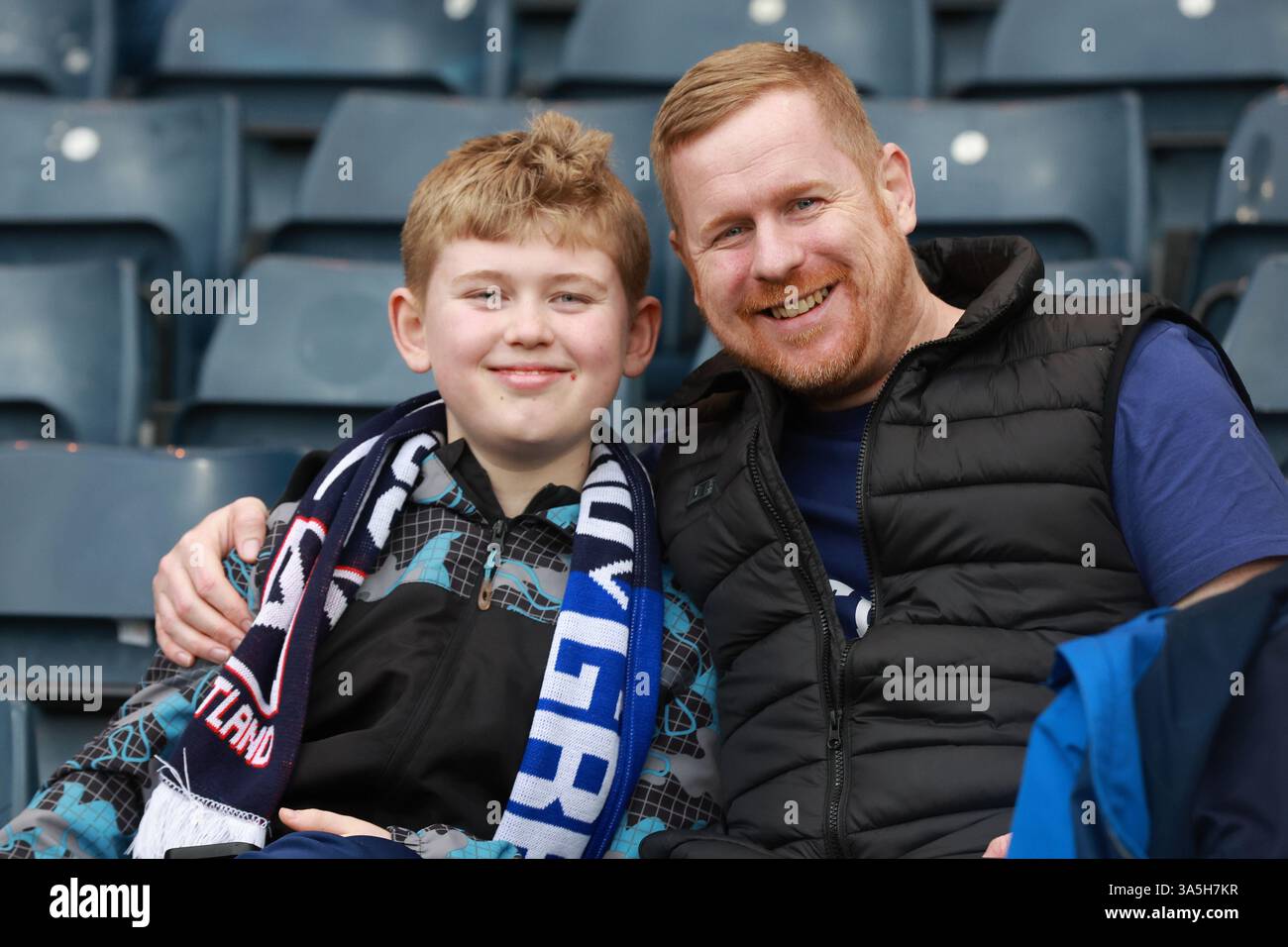 Hampden Park, Glasgow, Royaume-Uni. 23 mars 2025. UEFA Nations League Play offs International Football, second Leg, Écosse contre Grèce ; Scotland fans Credit : action plus Sports/Alamy Live News Banque D'Images