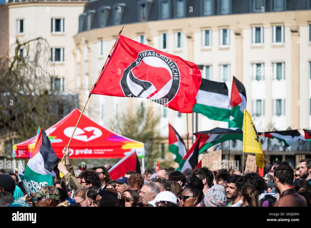 marche de protestation nationale contre le racisme, la haine, la discrimination, l'inégalité et l'agression, organisée par plus de 120 organisations organisées par environ 200 Banque D'Images