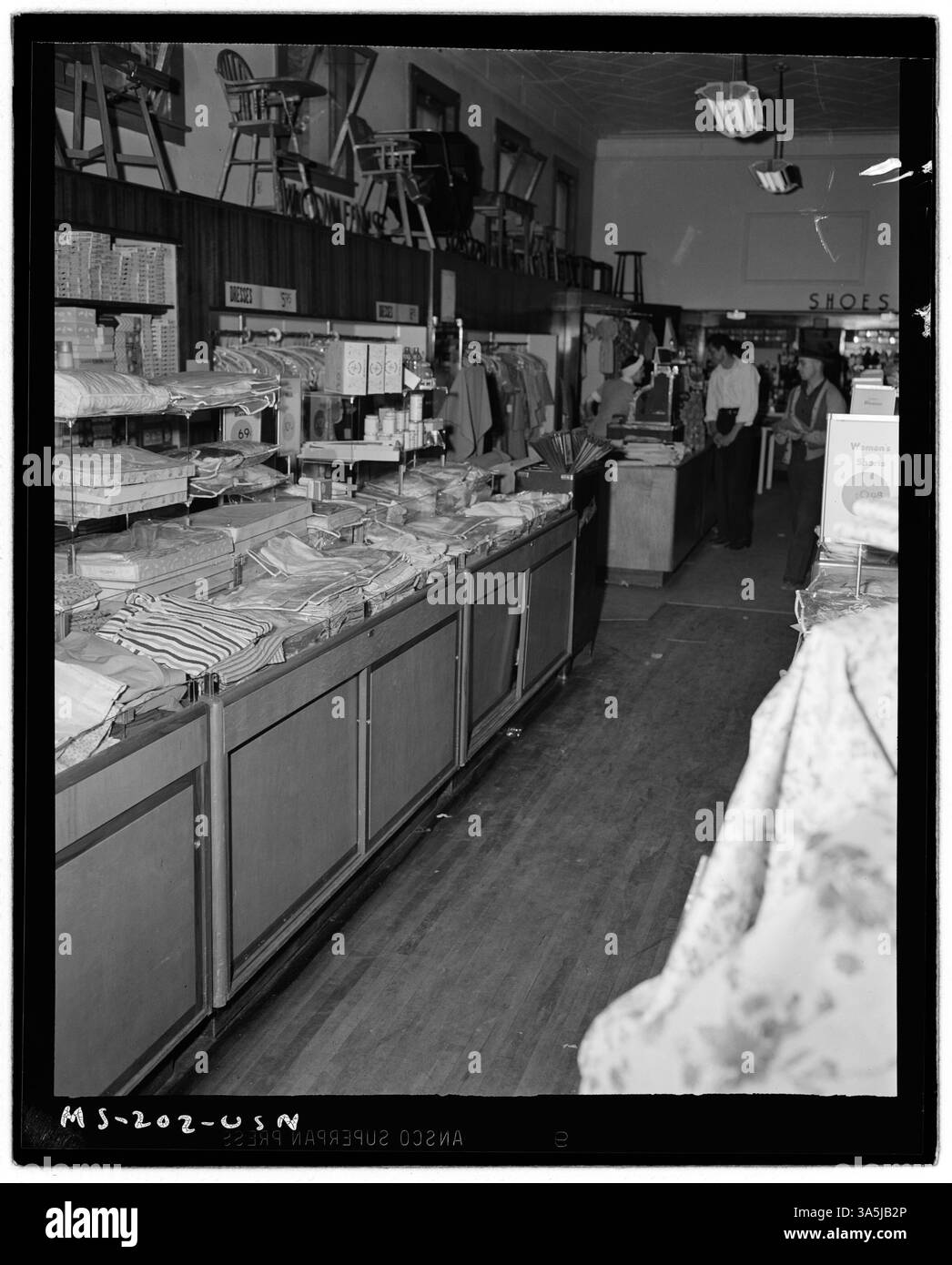 Cette image montre une partie du magasin de l’entreprise à la mine Federal #1 de Koppers Coal Division à Grant Town, dans le comté de Marion, en Virginie-occidentale, qui fournissait des biens aux familles minières. Banque D'Images