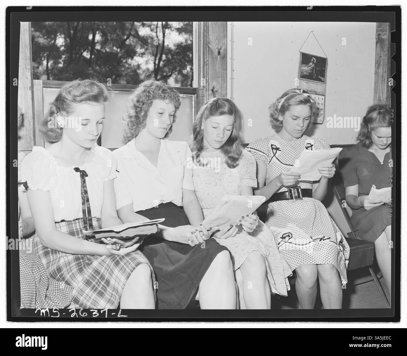 Une session d'école du dimanche dans une église baptiste de Lejunior, comté de Harlan, Kentucky, construite par des mineurs et non située sur la propriété de l'entreprise. Archives nationales. Banque D'Images