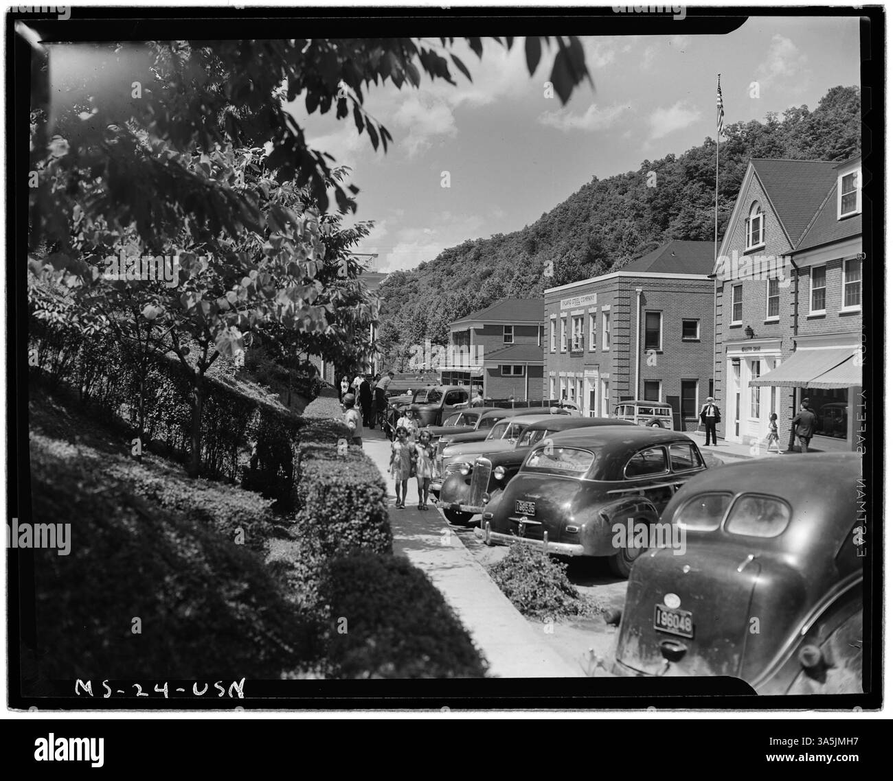 Une scène de rue le long de main Street à Wheelwright, comté de Floyd, Kentucky, montrant la zone autour des opérations minières de la Inland Steel Company. Banque D'Images
