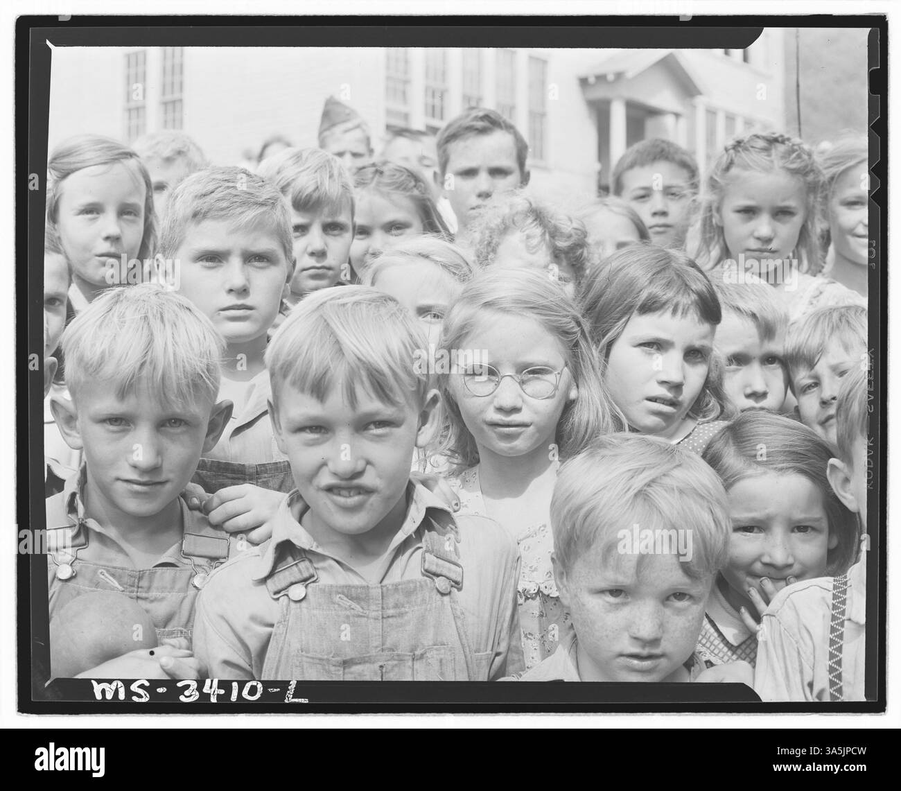 Élèves de diverses mines dans les environs de Lejunior, comté de Harlan, Kentucky, fréquentant l'école ensemble dans la communauté minière. Banque D'Images
