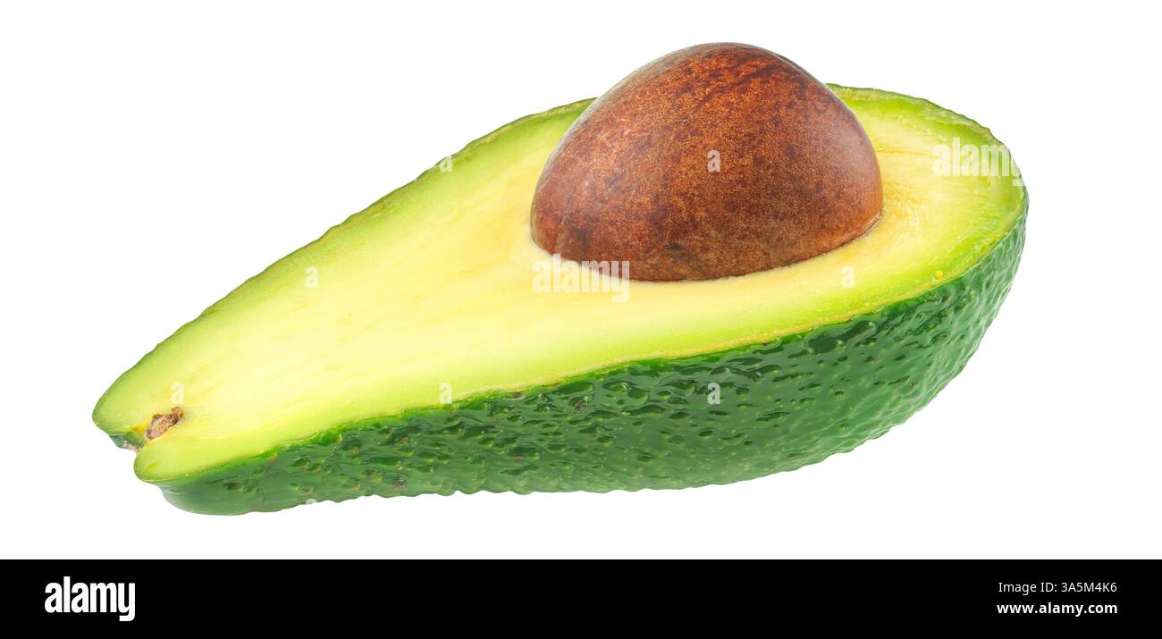 Une moitié de fruit d'avocat isolé sur fond blanc Banque D'Images