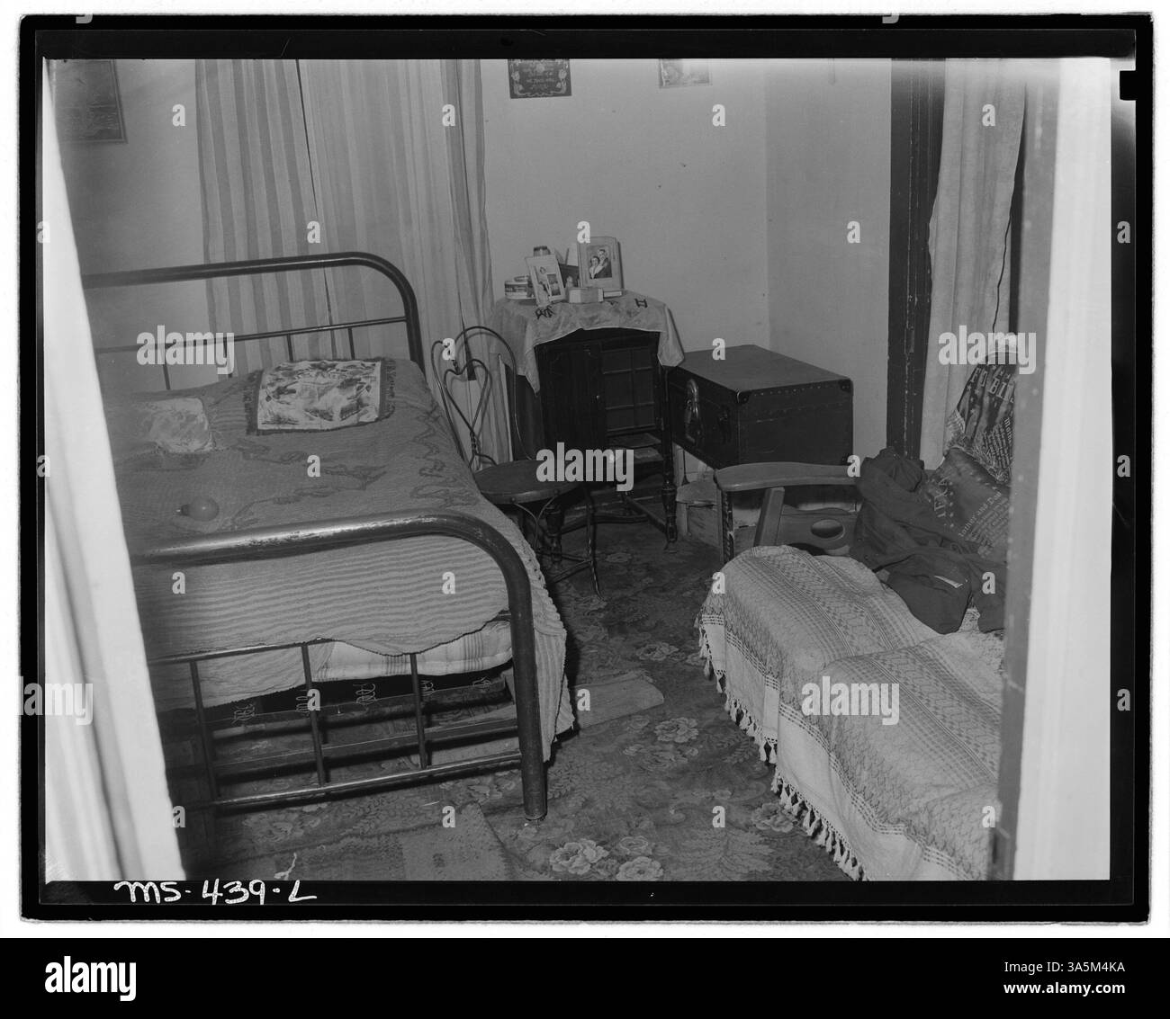 Photographie représentant la zone de vie et de couchage d'un mineur dans un logement de l'entreprise près de la mine Rains #2 de Hi Heat Coal Company dans le comté de Carbon, Utah. Banque D'Images