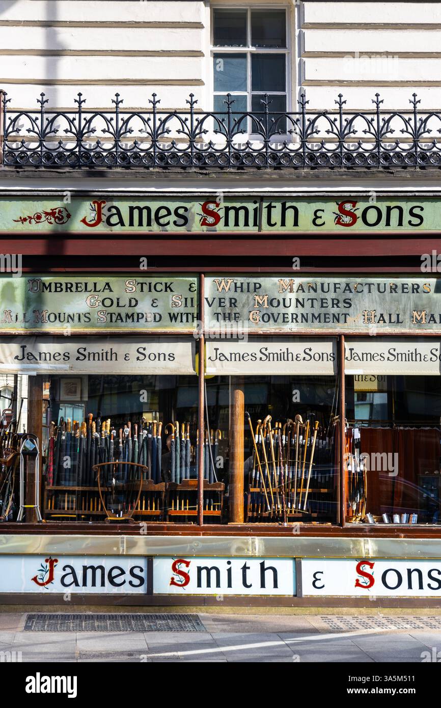 Boutique de parapluies victorienne historique James Smith & sons, Bloomsbury, Londres, Angleterre Banque D'Images