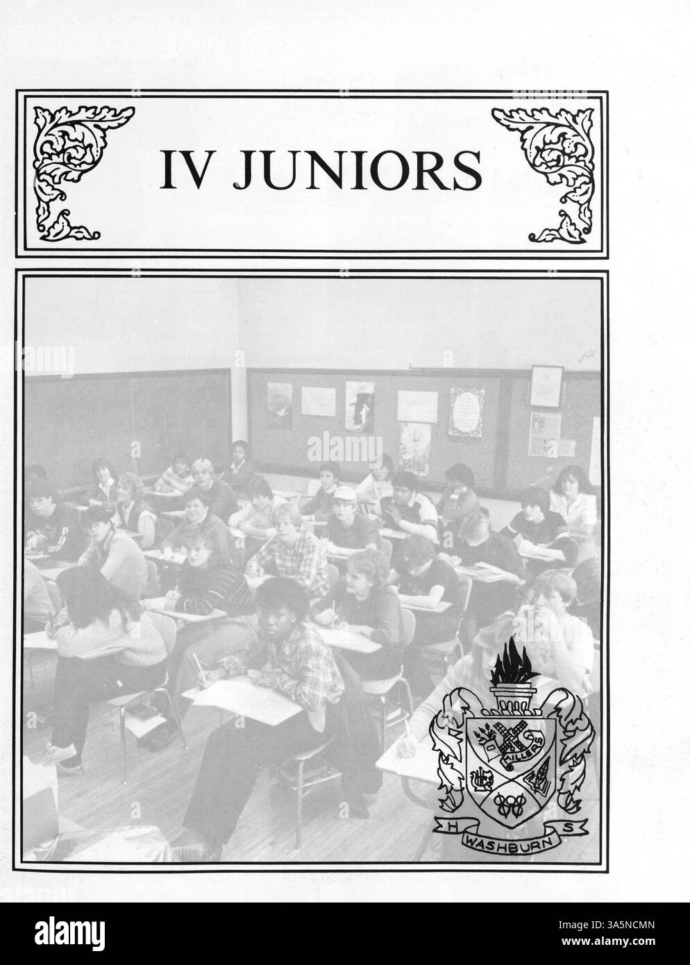 L'édition 1984 de l'annuaire Wahian de Washburn High School documente l'année scolaire 1983-1984 et présente les réalisations des étudiants, les événements sportifs, les contributions des professeurs et la variété des clubs scolaires et des activités parascolaires. Banque D'Images