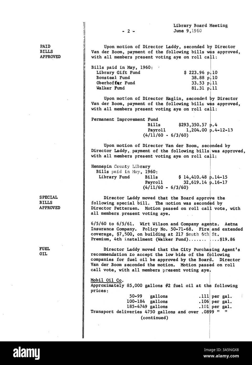 Procès-verbal officiel du conseil d'administration de la Bibliothèque publique de Minneapolis en 1960, mettant l'accent sur les politiques, les services et la surveillance financière des bibliothèques. Banque D'Images Procès-verbal officiel du conseil d'administration de la Bibliothèque publique de Minneapolis en 1960, mettant l'accent sur les politiques, les services et la surveillance financière des bibliothèques. Banque D'Images