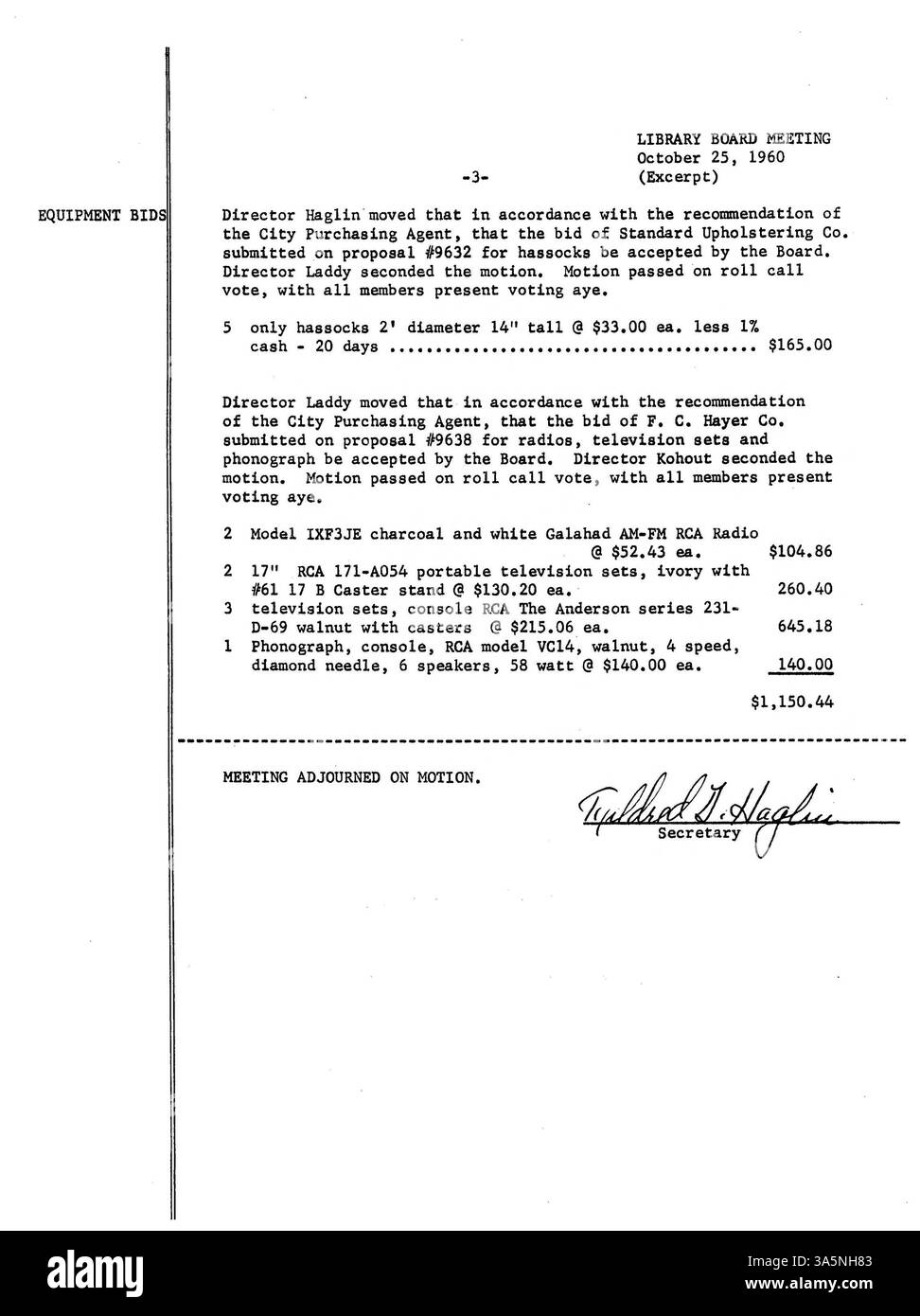 Procès-verbal de la réunion du conseil d'administration de la Bibliothèque publique de Minneapolis 1960, détaillant les allocations financières, les services de bibliothèque et les résolutions du conseil pour l'année. Banque D'Images Procès-verbal de la réunion du conseil d'administration de la Bibliothèque publique de Minneapolis 1960, détaillant les allocations financières, les services de bibliothèque et les résolutions du conseil pour l'année. Banque D'Images