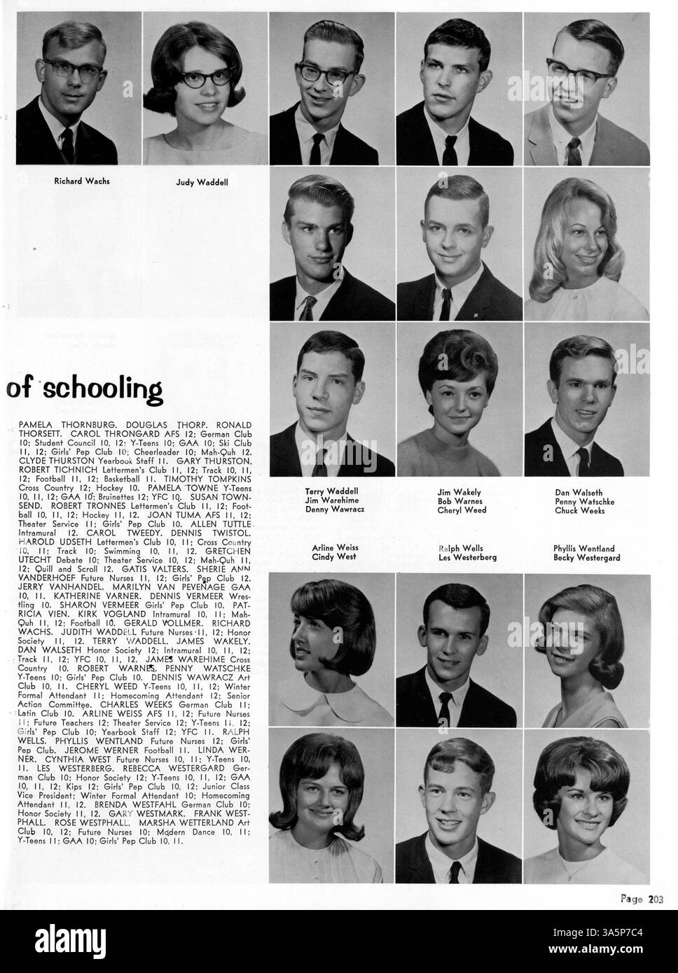 Le Bloomington High Yearbook 1965 décrit l'année scolaire 1964-1965 à travers des articles destinés aux élèves et aux enseignants, ainsi que des événements sportifs et parascolaires à Bloomington High. Banque D'Images