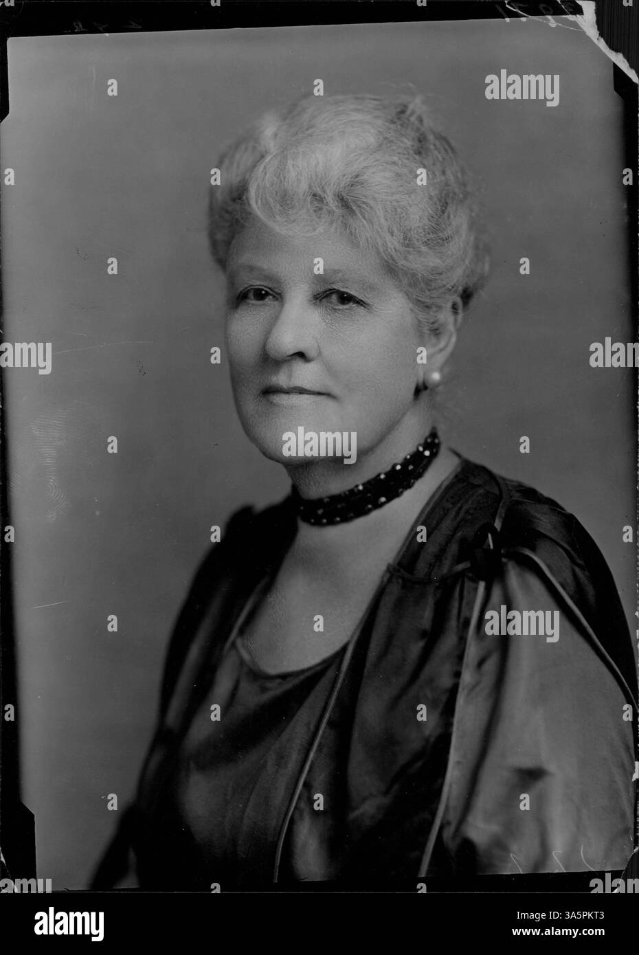 MRS Julia E. F. Lobdell a servi comme ancienne présidente des Ladies of the Grand Army of the Republic, une organisation pour les femmes vétérans de la guerre de Sécession. Banque D'Images
