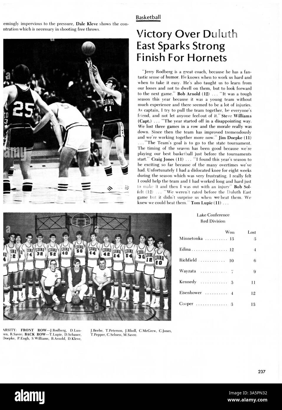 L'annuaire 'Whigrean 72' présente les principaux aspects de l'année 1971-1972 de l'Edina High School, y compris des portraits d'élèves et d'enseignants, des sports, des clubs et des événements scolaires. Banque D'Images