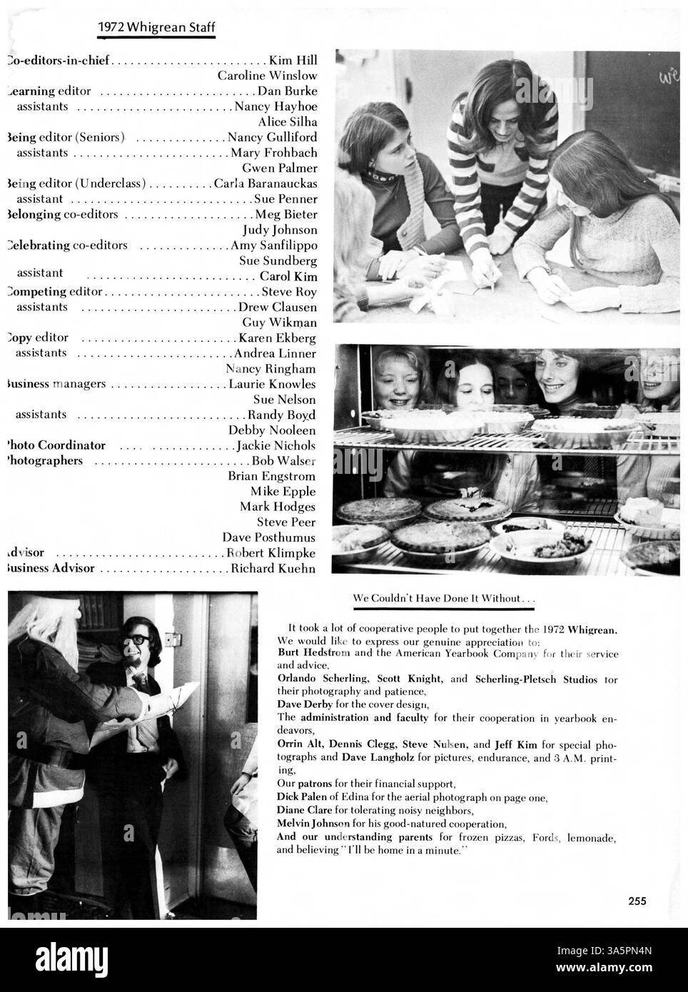 L'annuaire 'Whigrean 72' capture l'année scolaire 1971-1972 à Edina High School, documentant la vie étudiante, les événements sportifs, les clubs et les profils des enseignants. Banque D'Images