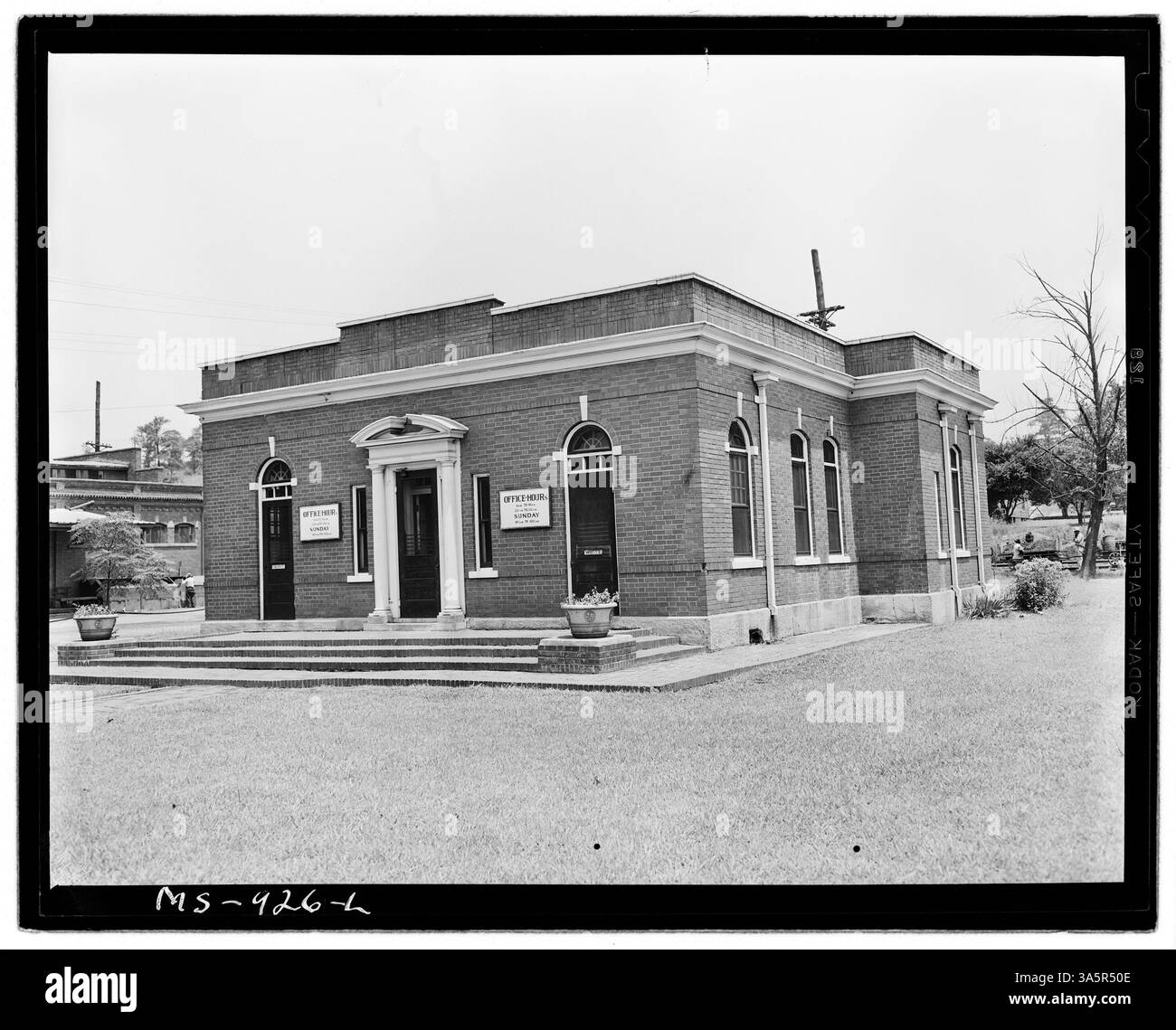 Dispensaire de la mine Edgewater, exploité par la Tennessee Coal, Iron & R.R. Company à Birmingham, Alabama, fournissant des services médicaux aux mineurs. Située dans le comté de Jefferson, elle était un établissement essentiel pour la santé et la sécurité des travailleurs. Banque D'Images