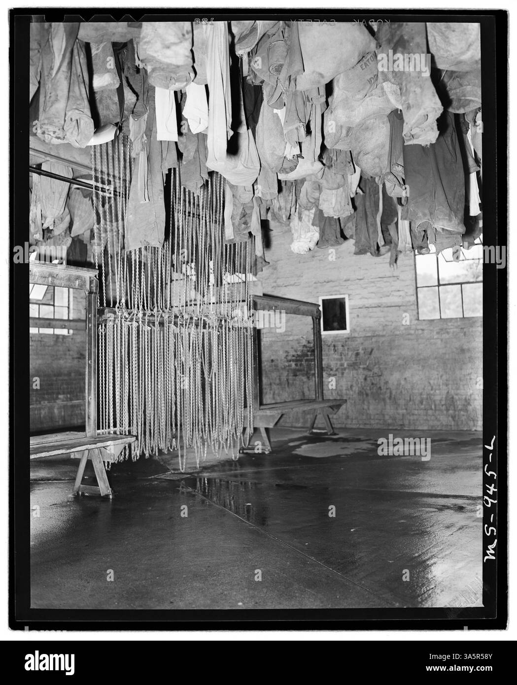 Un regard détaillé sur les installations sanitaires de la mine Edgewater de Tennessee Coal, Iron & R.R. Company, montrant les conditions de vie de ce site minier à Birmingham, en Alabama. Banque D'Images