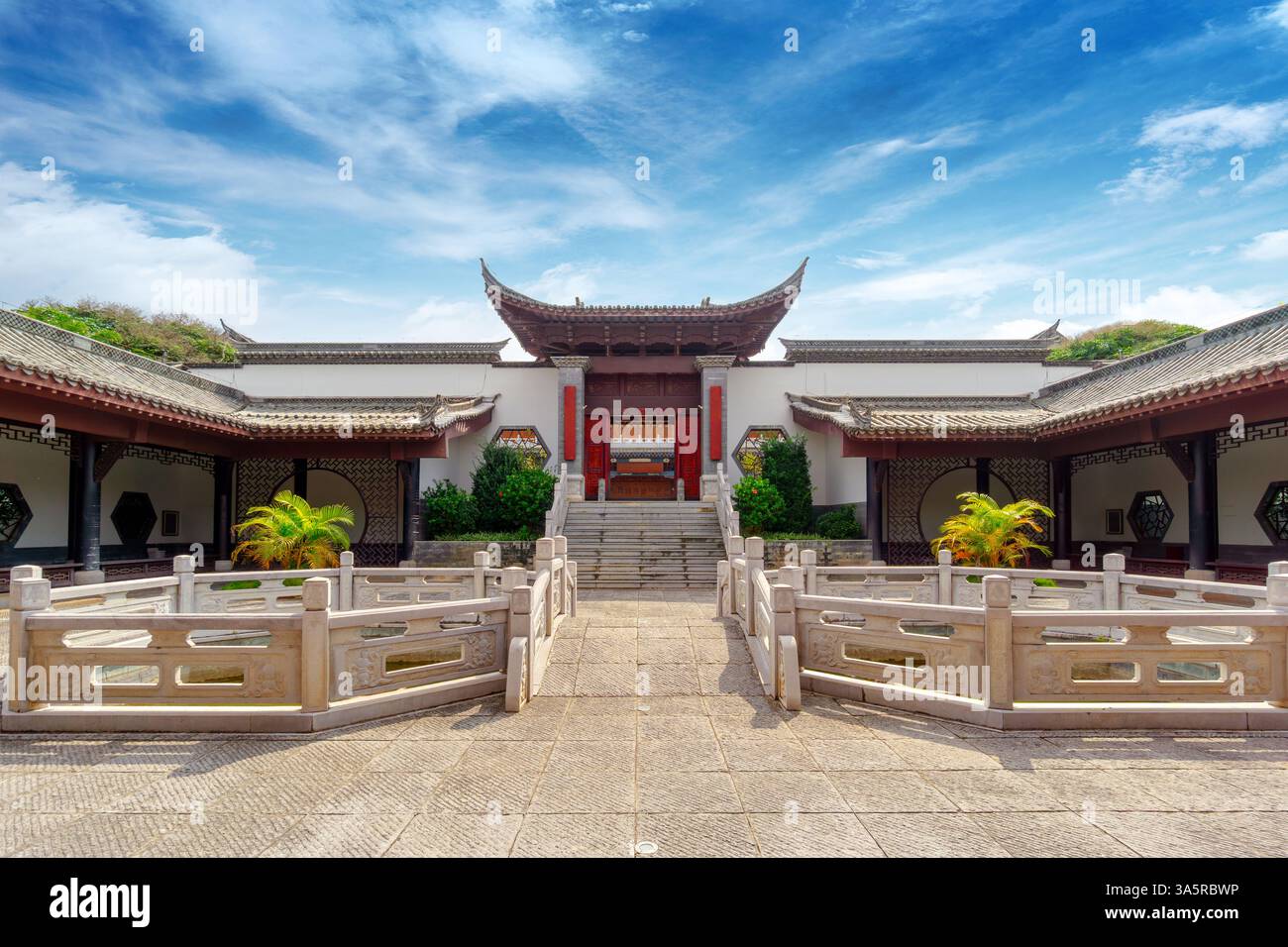 Bâtiments traditionnels chinois anciens, Mengzi, Yunnan, Chine. Banque D'Images