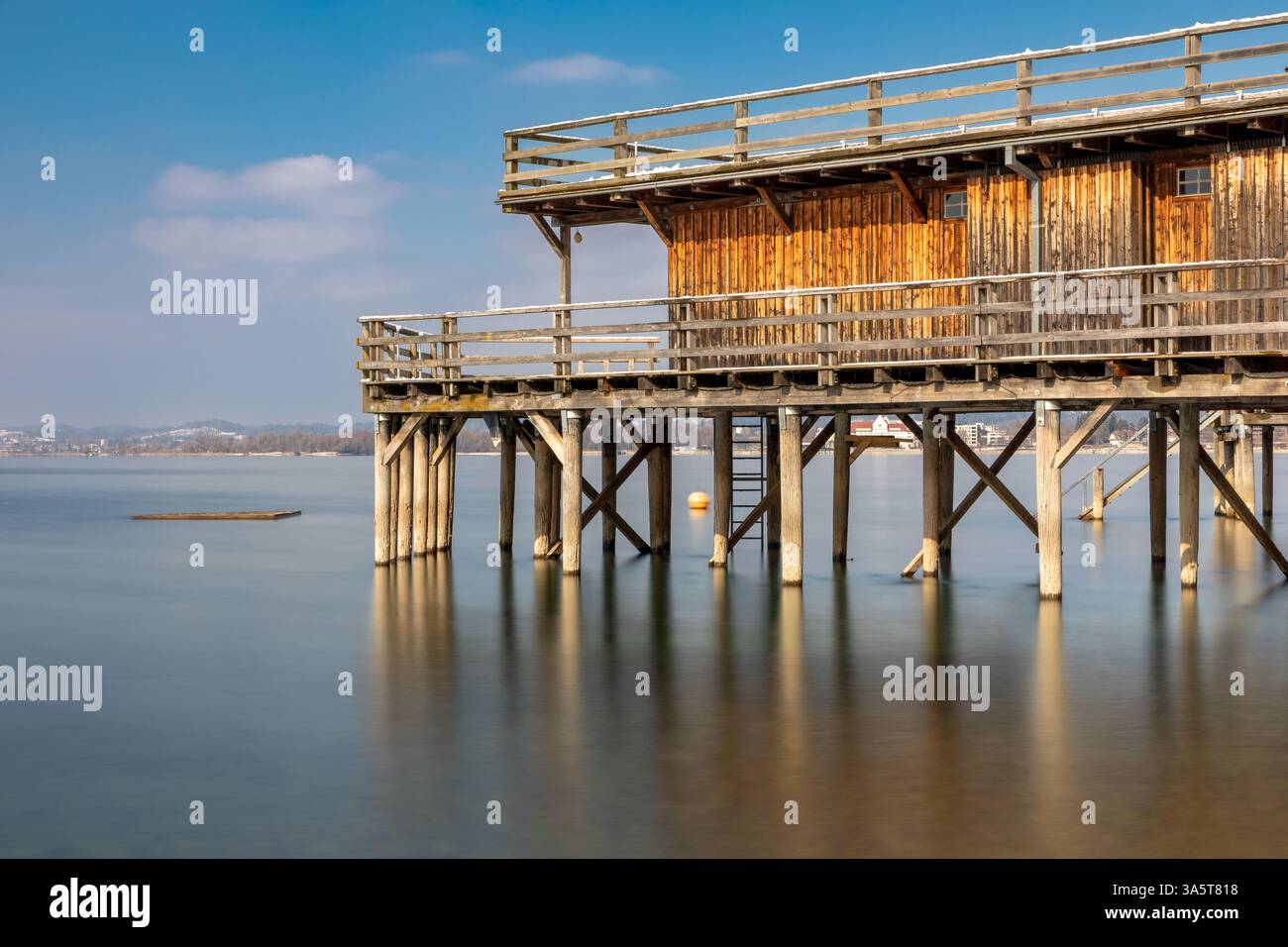 Cabane de baignade au lac de Constance à Lochau, Autriche, en hiver Banque D'Images