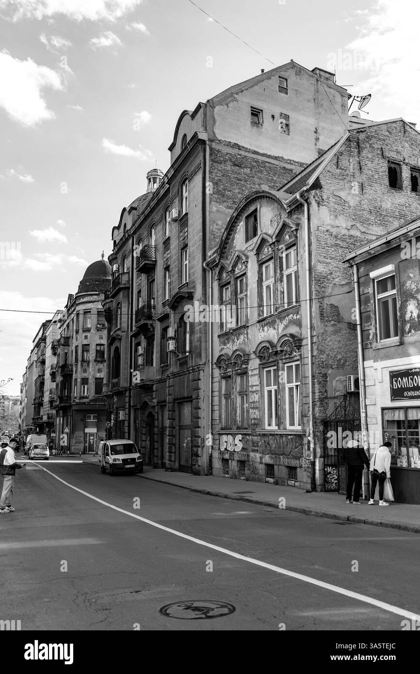 Belgrade, Serbie - 8 février 2024 : architecture générique et vue sur la rue depuis Belgrade, la capitale de la Serbie. Banque D'Images