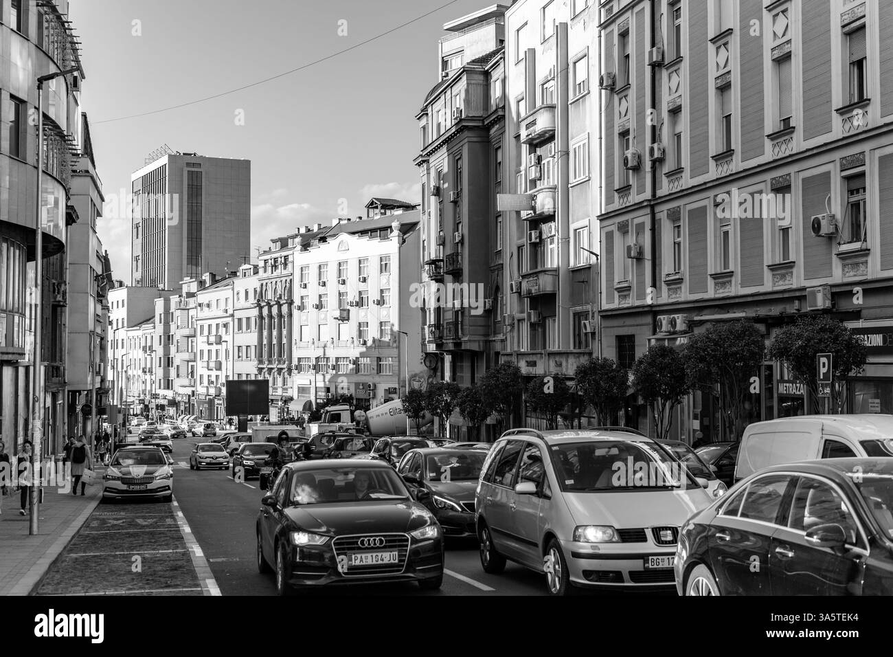 Belgrade, Serbie - 8 février 2024 : architecture générique et vue sur la rue depuis Belgrade, la capitale de la Serbie. Banque D'Images