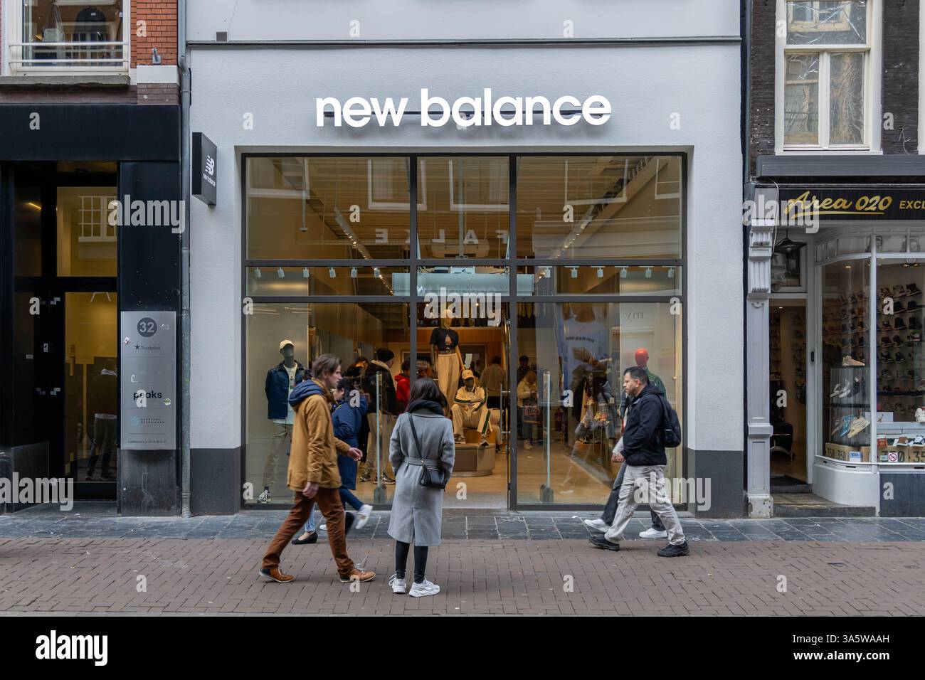 Amsterdam, pays-Bas. 16 mars 2024. New Balance Storefront Amsterdam. New Balance Athletics est une société américaine basée à Boston, Massach Banque D'Images