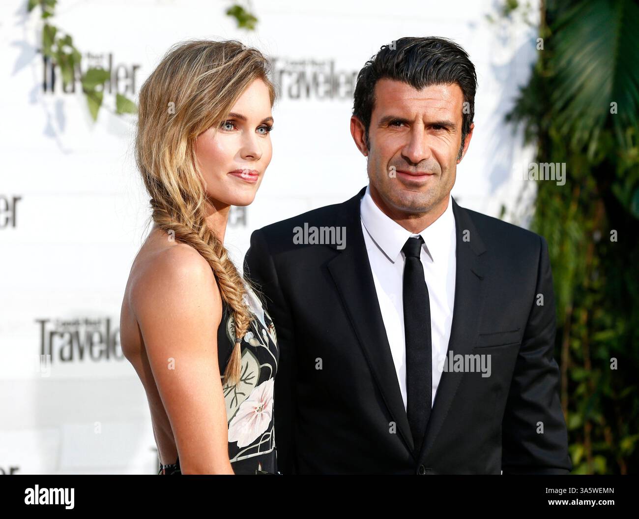 Luis Figo et son épouse Helen Svedin au VII Conde Nast Traveler Awards à la Fondation Giner de los Rios à Madrid, Espagne - 07 mai 2015 Banque D'Images