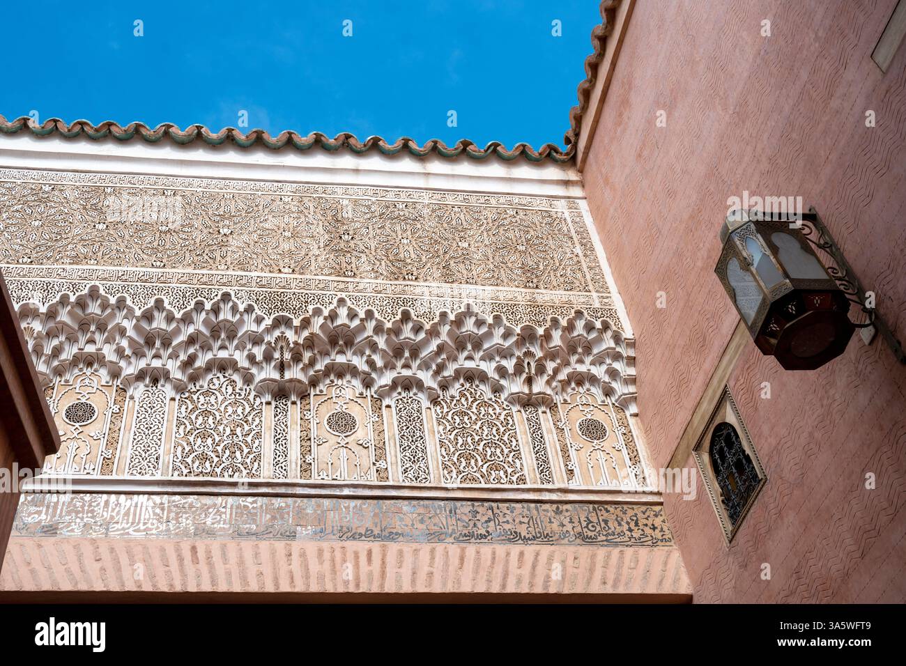 Afrika, Marokko, Marrakesch, Medersa Ben Youssef, Schwibbogen Banque D'Images