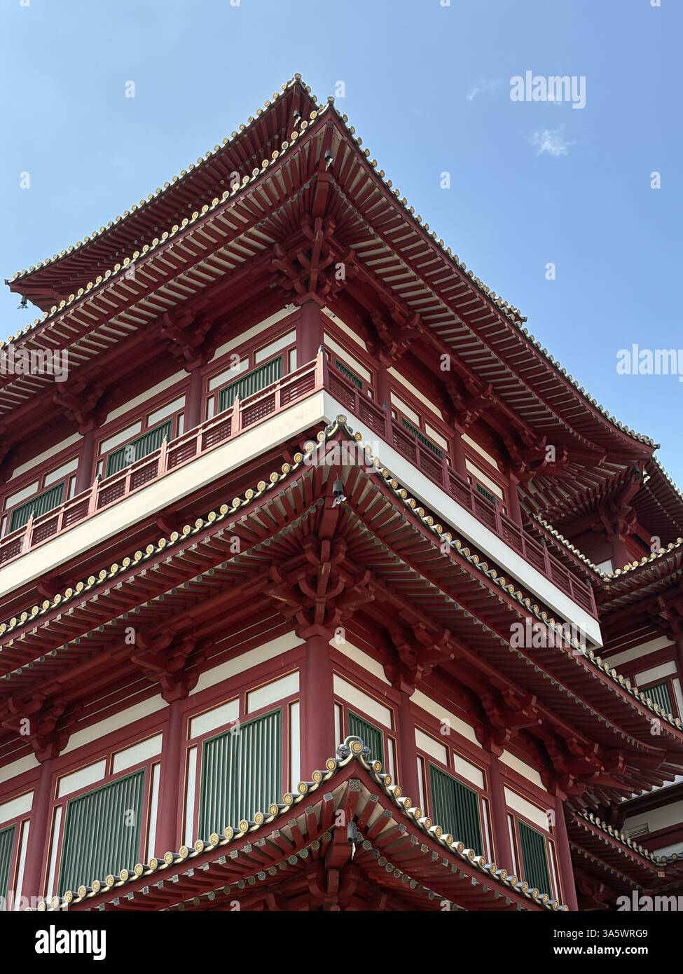 Le Temple et le Musée de la relique des dents de Bouddha. Extérieur rouge et blanc d'un temple chinois, Singapour Banque D'Images