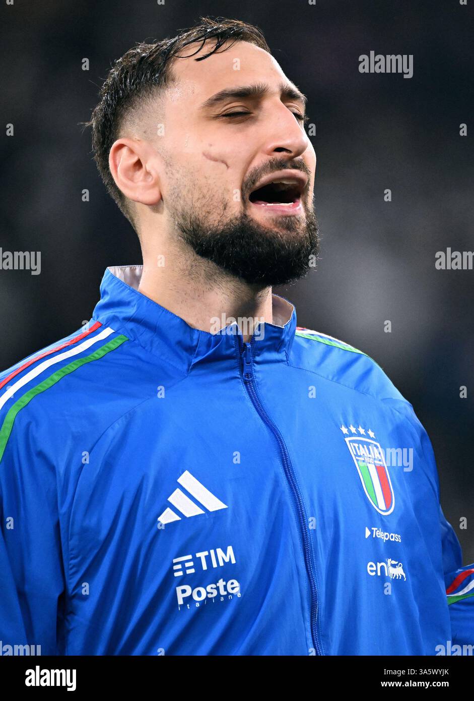 Match international de football, Ligue des Nations, quart de finale de deuxième manche, signal Iduna Park Dortmund ; Allemagne - Italie : Gianluigi Donnarumma (ITA) ceinture l'hymne national italien. Banque D'Images