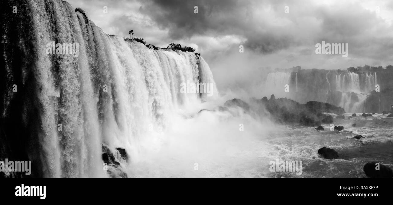 La gorge du Diable (côté brésilien), chutes d'Iguaçu, parc national d'Iguaçu, État de Parana, Brésil. Banque D'Images