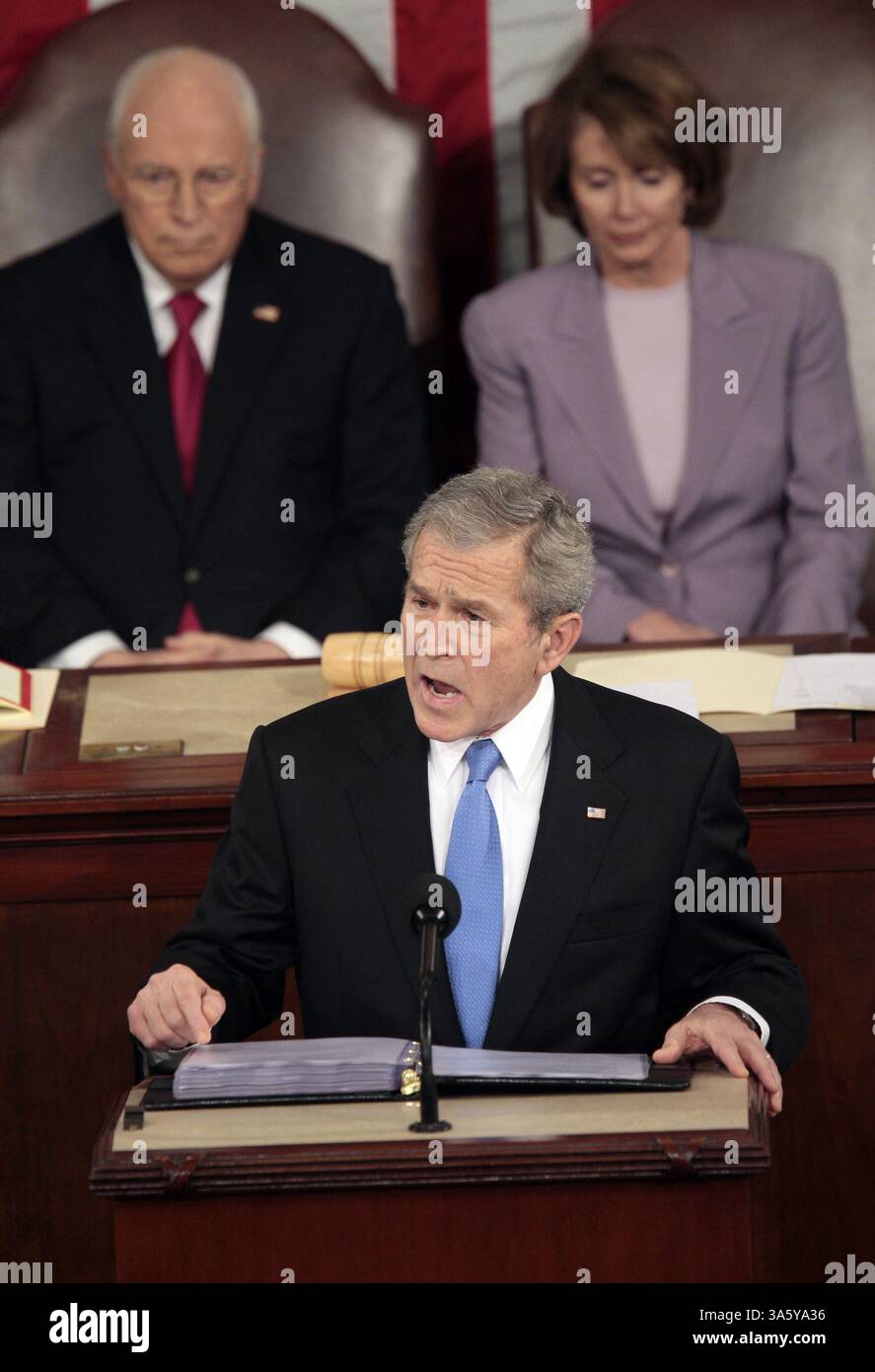 28 janvier 2008 - le président George W. Bush prononce son discours annuel sur l'état de l'Union lors d'une session conjointe du Congrès dans la chambre des représentants des États-Unis, le lundi 28 janvier 2008, à Washington, DC. (Chuck Kennedy/MCT) (crédit image : © Chuck Kennedy/MCT/ZUMAPRESS.com) Banque D'Images
