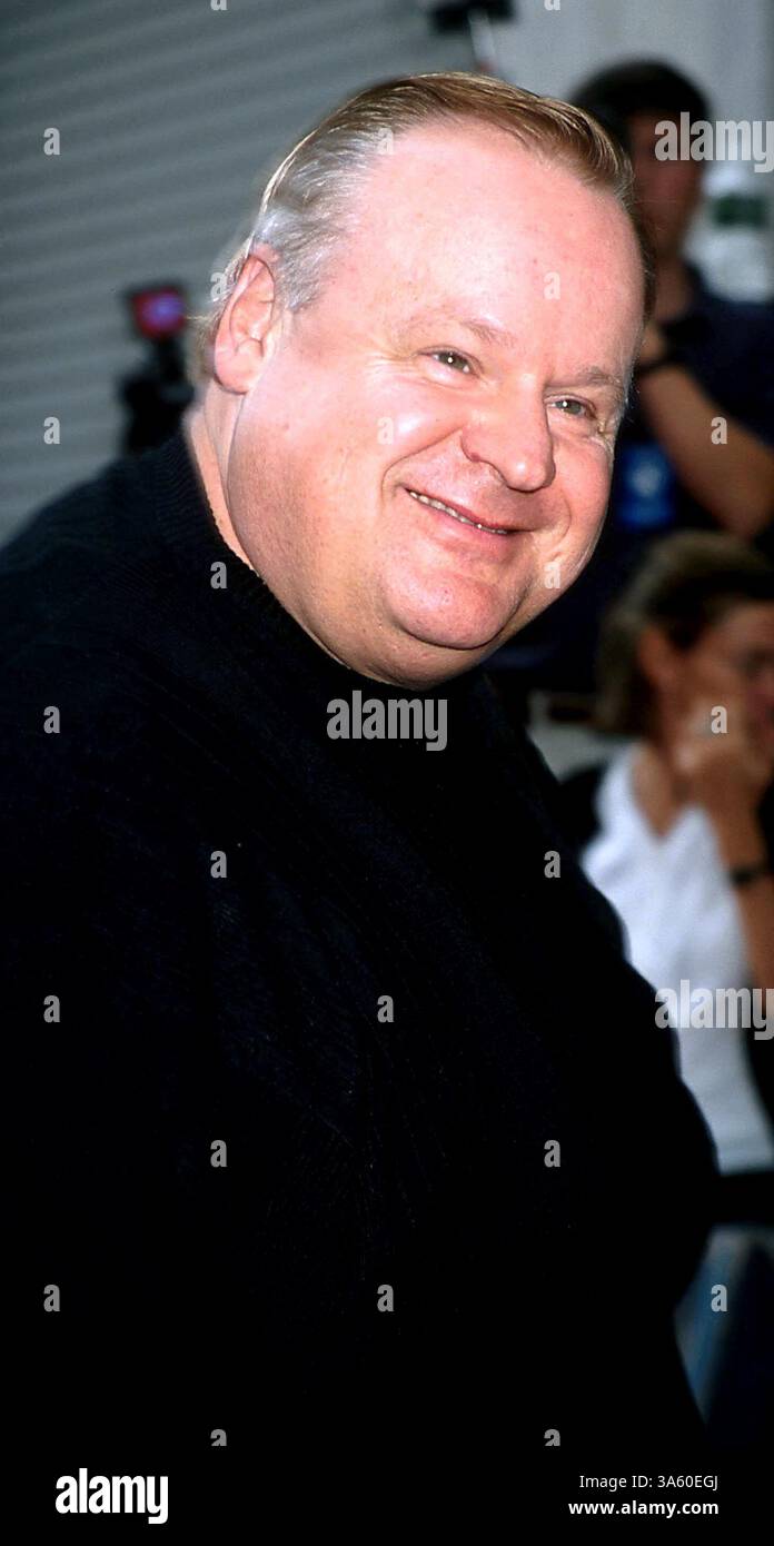 Janvier 1, 2011 - GEORGE DZUNDZA. K25971HMc SD0826.PREMIERE DE ''CITY BY THE SEA'' AU UNION SQUARE THEATRE DE NEW YORK. HENRY McGee/ 2002(crédit image : © Globe photos/ZUMAPRESS.com) Banque D'Images
