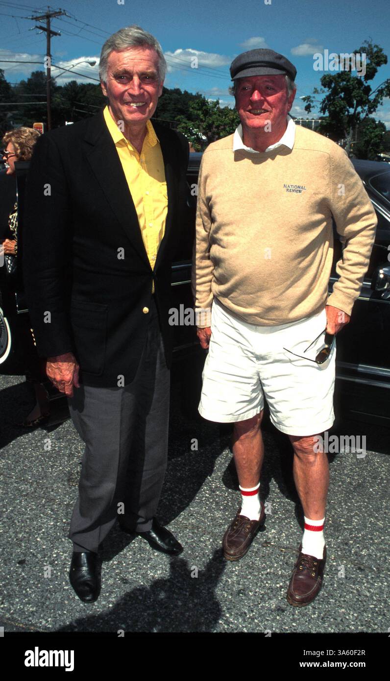Jan. 1, 2011 - 9/10/95 STAMFORD, CONNECTICUT. CHALTON HESTON ET WILLIAM F. BUCKLEY AVANT UNE APPARITION DANS UNE LIBRAIRIE DE STAMFORD, CT POUR L'AUTOBIOGRAPHIE DE HESTON. â©HENRY MCGEE/ K2559HMc(crédit image : © Globe photos/ZUMAPRESS.com) Banque D'Images
