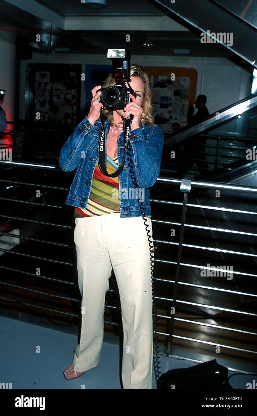 JANVIER 1, 2011 - K25561HMC NIKE BENEFIT PARTY POUR PROMOUVOIR LA LIGNE PRESTO DE MODE SPORTIVE NIKETOWN, NY 07/11/02. HENRY MCGEE/ 2002.JANE KRAKOWSKI(crédit image : © Globe photos/ZUMAPRESS.com) Banque D'Images