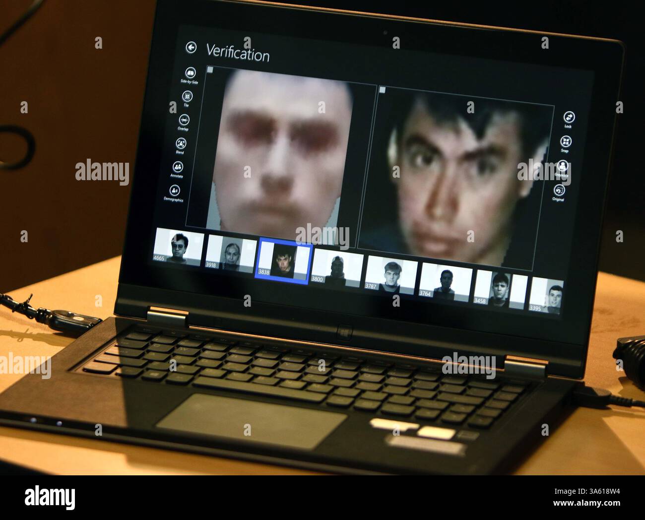 3 novembre 2014 - AB, Canada - Keith Raderschadt de NEC Corporation of America donne une explication détaillée et une démonstration du nouveau logiciel de reconnaissance faciale mis en œuvre par le Service de police de Calgary à son siège social de la SCP, Westwinds Campus Media Centre à Calgary, Altaï, le dimanche 2 novembre 2014. Darren Makowichuk/Calgary Sun/QMI Agency (crédit image : © Darren Makowichuk/QMI Agency/ZUMA Wire) Banque D'Images