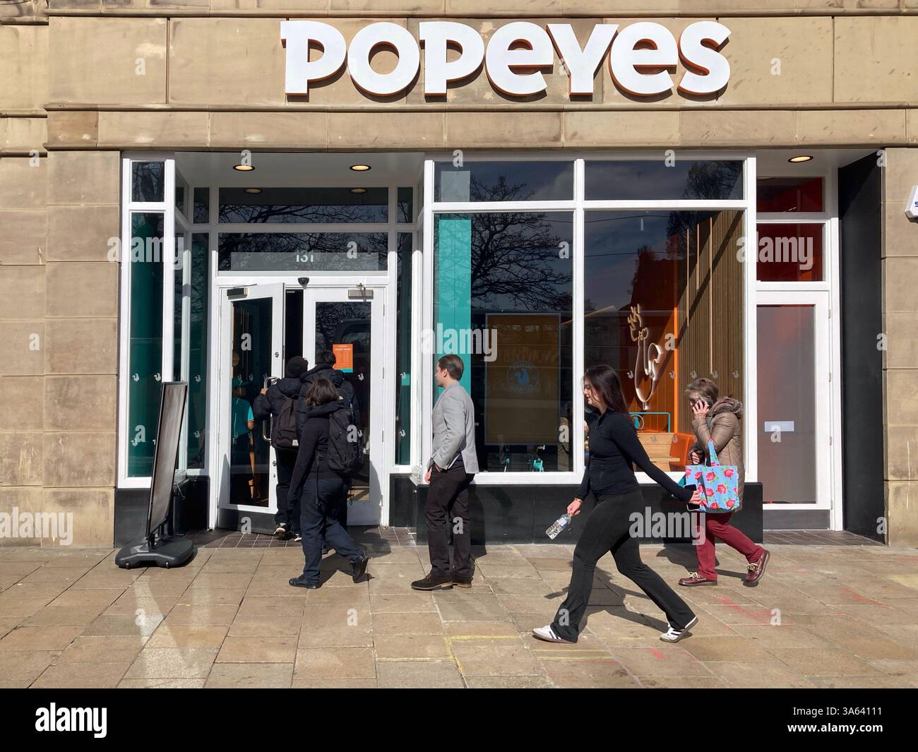 Nouveau restaurant de restauration rapide Popeyes, ouvert au public le 14 mars 2025, Princes Street, Édimbourg Banque D'Images
