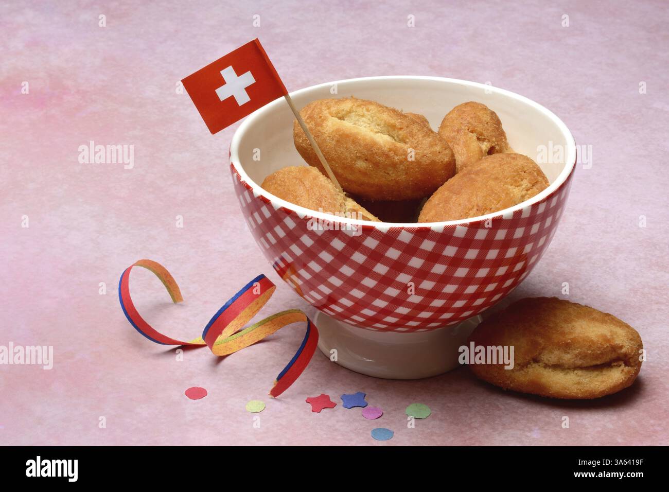 Schenkeli dans un bol, pâtisserie sucrée pour la saison du carnaval, Suisse, Europe Banque D'Images