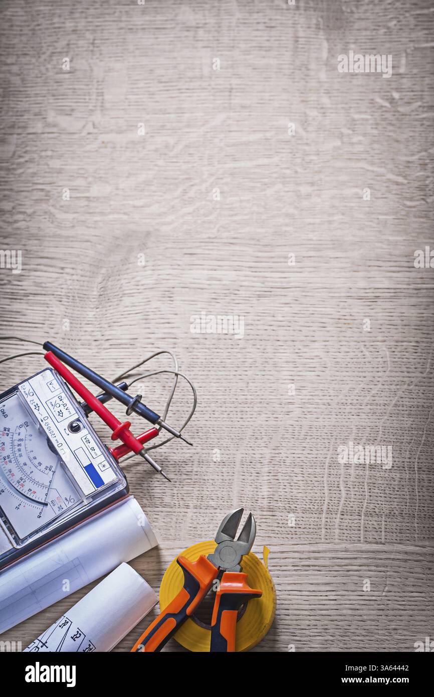 Les modèles de testeur électrique de la version Vetical illustrent les pinces pour ruban isolant Banque D'Images