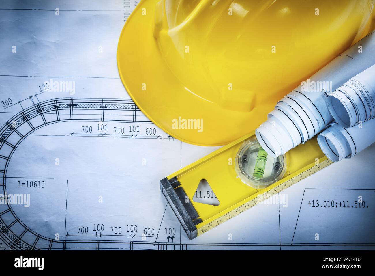 Construire des plans de niveau de construction de casque sur le plan Banque D'Images