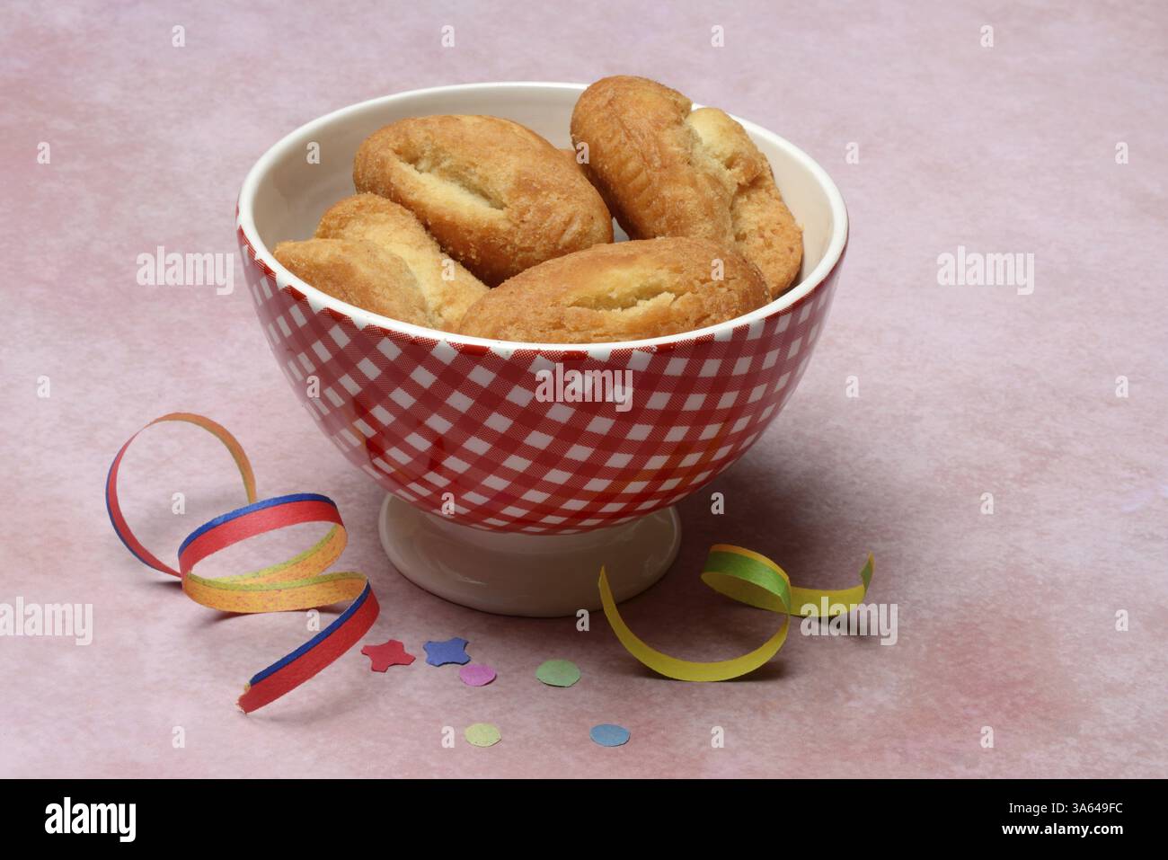 Schenkeli dans un bol, pâtisserie sucrée pour la saison du carnaval, Suisse, Europe Banque D'Images