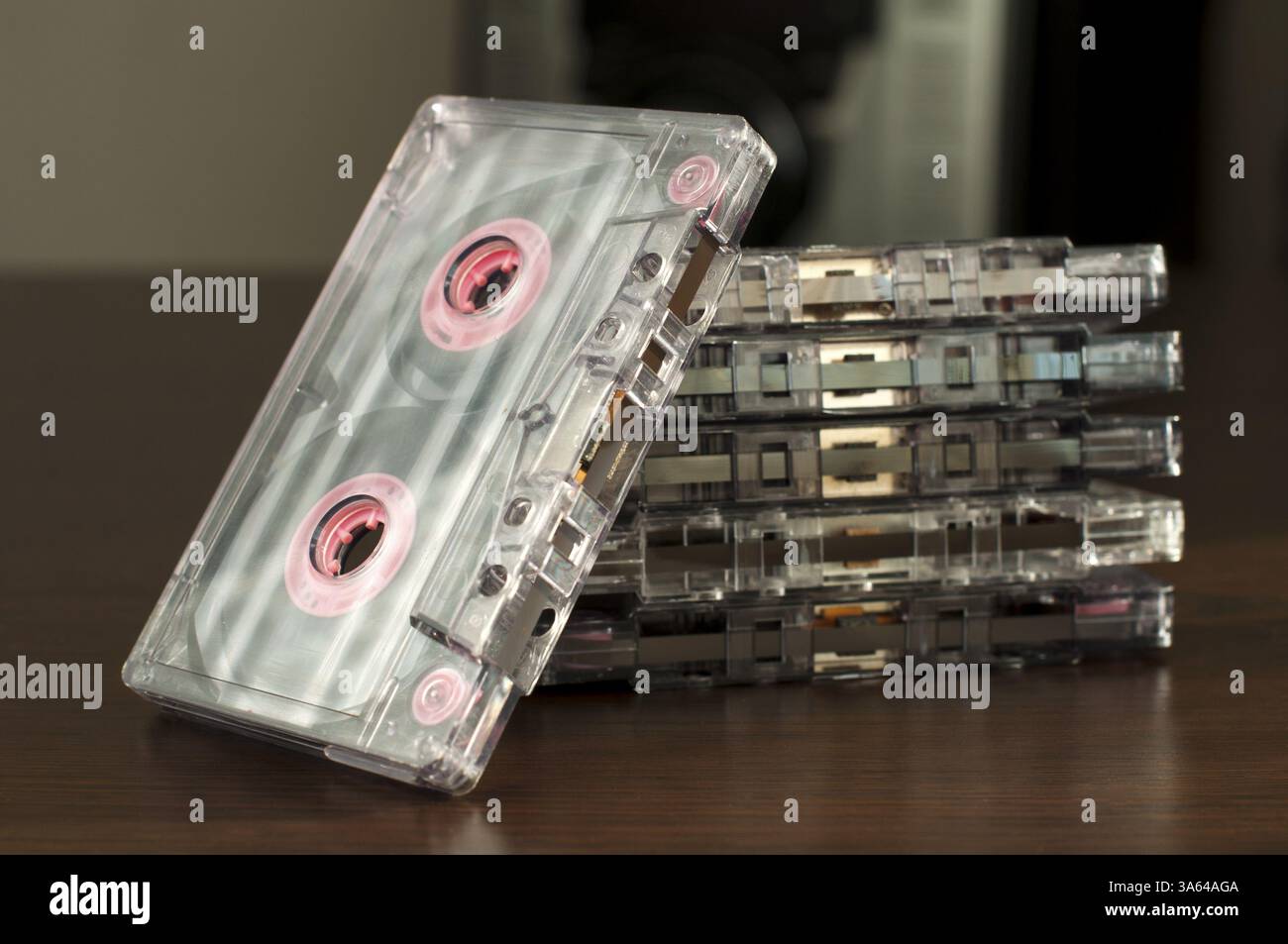 Pile de cassettes audio. Cassettes anciennes Banque D'Images