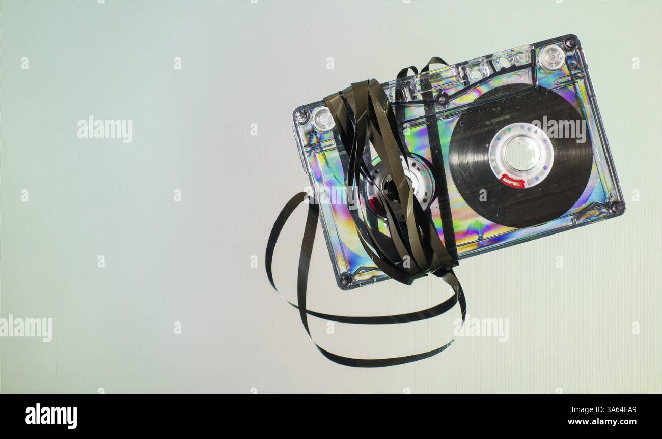 Cassette Vintage sur fond bleu clair Banque D'Images