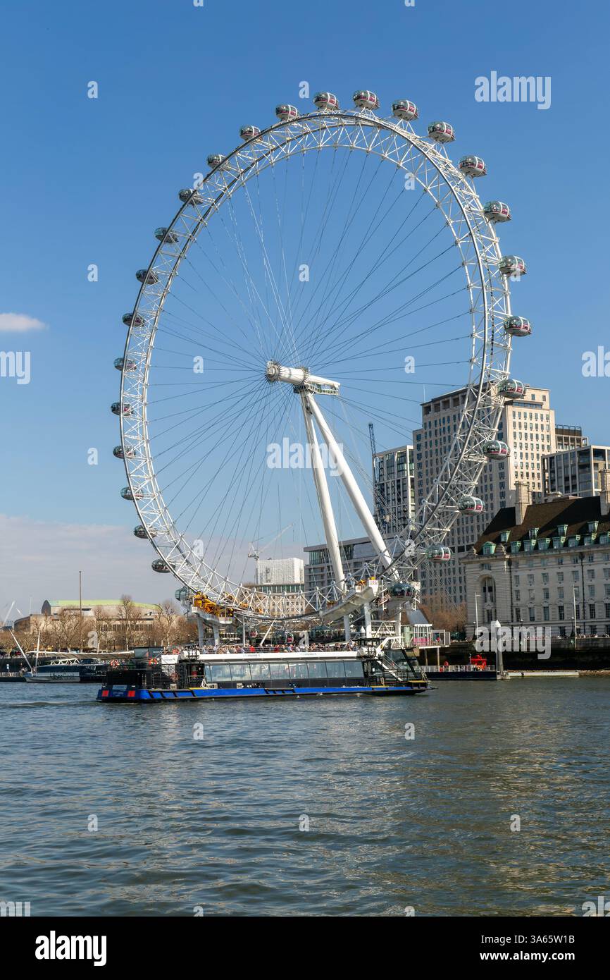 La grande roue London Eye, la roue Millennium, South Bank, la Tamise, Londres, Angleterre, Royaume-Uni Banque D'Images