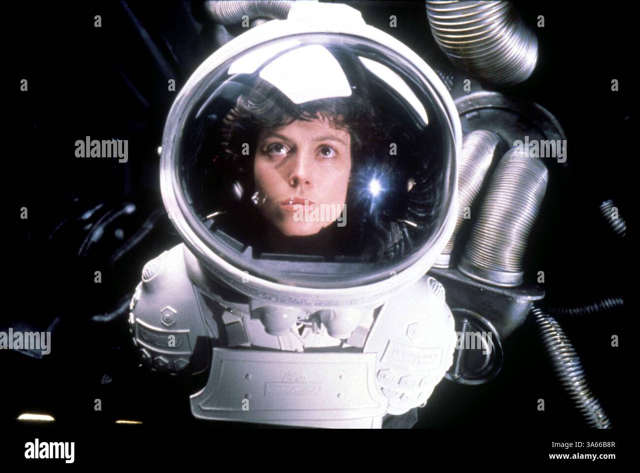 29 juil., 1979 ; Londres, Royaume-Uni ; Sigourney Weaver stars comme Ripley dans le thriller de science-fiction "étranger : l'administration Cut' réalisé par Ridley Scott. Banque D'Images