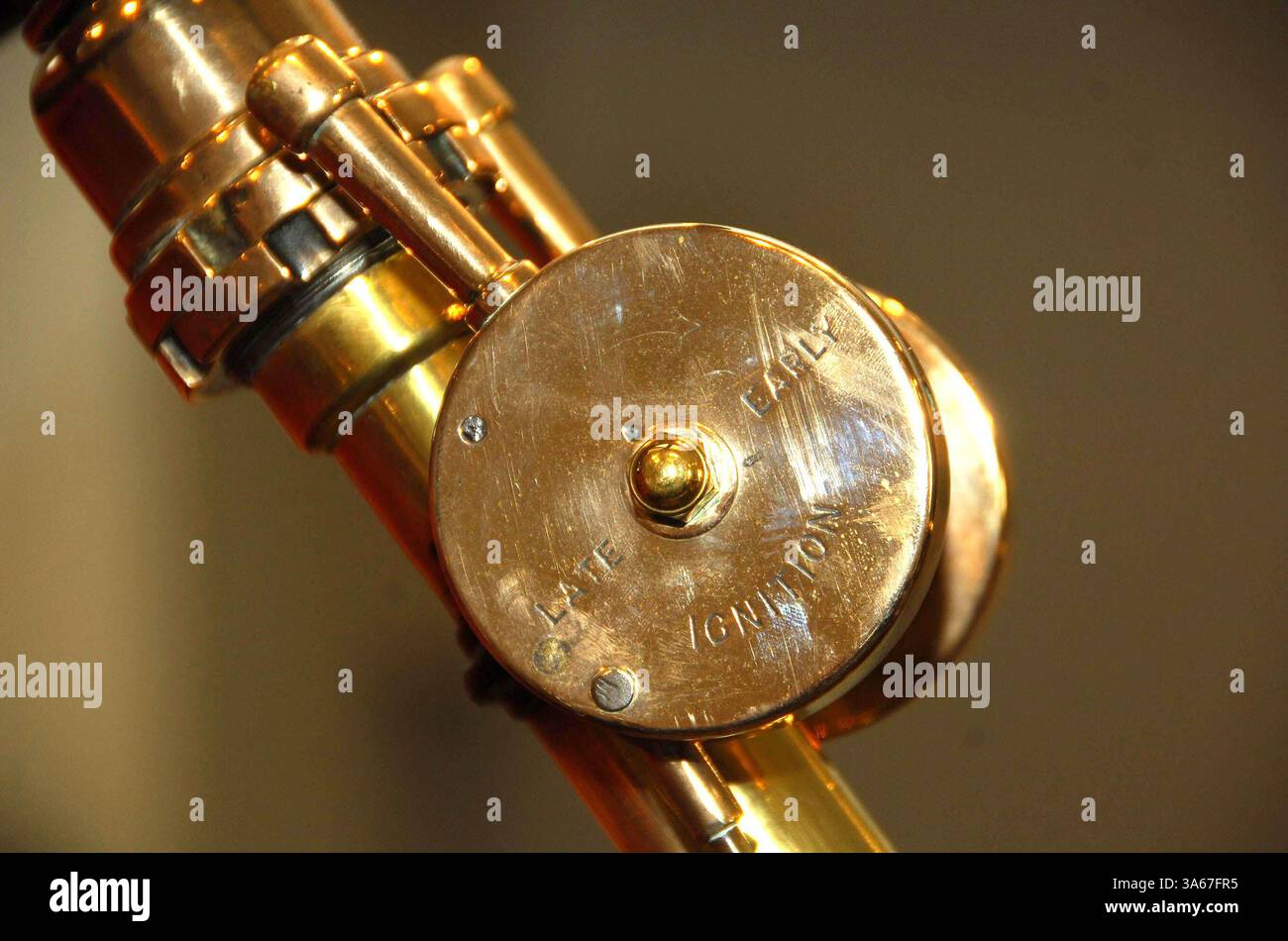 17 octobre 2007 - Londres, Royaume-Uni - K55147.la plus ancienne Rolls Royce Auction Preview-Photocall-Bonhams, New Bond Street, Londres, Royaume-Uni 10-17-2007. Henry davenport- - la plus ancienne Rolls Royce du monde(crédit image : © Globe photos/ZUMAPRESS.com) Banque D'Images