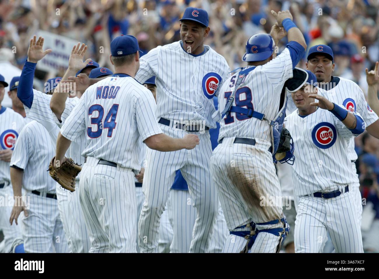 20 septembre 2008 - les Cubs de Chicago célèbrent leur victoire dans la division centrale NL en battant les St Cardinals 5-4 à Wrigley Field le samedi 20 septembre 2008 à Chicago, Illinois. (Jim Prisching/Chicago Tribune/MCT) (image crédit : © Jim Prisching/MCT/ZUMAPRESS.com) Banque D'Images